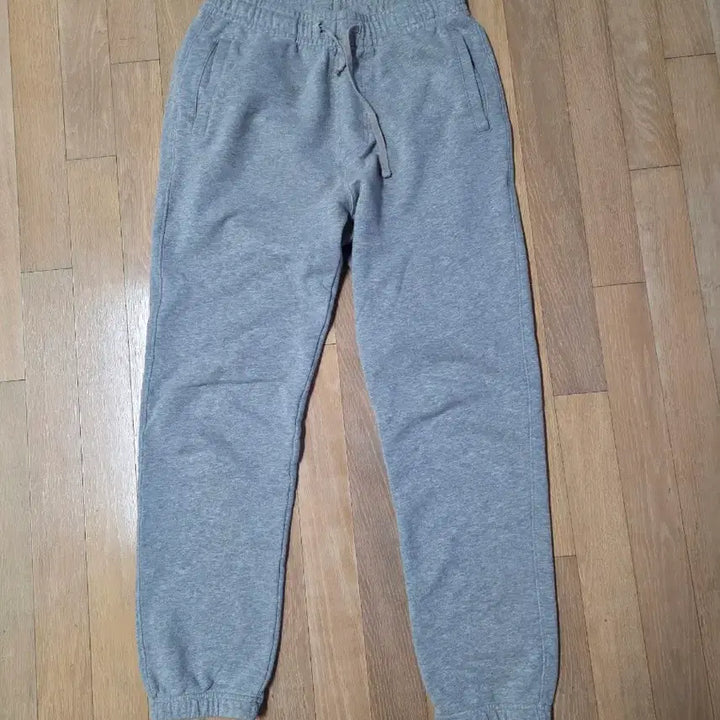 [BUNJANG] Giordano Mint Sweatshirt &amp; Grey Training Pants Set / 지오다노 민트 맨투맨 + 회색 트레이닝 바지 세트 m