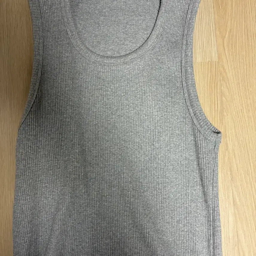 [BUNJANG] Hughes Nest Sleeveless Top Bundle Set / 휴즈네스트 나시 일괄판매