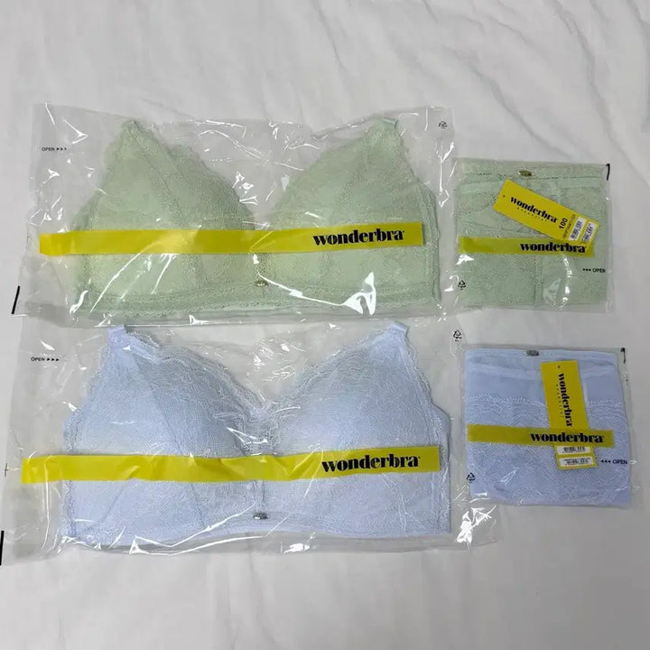 [BUNJANG] Wonderbra Bra &amp; Panty Set (2 Sets) / 2세트 일괄) 원더브라 80B, 100 속옷 브라팬티 2세트