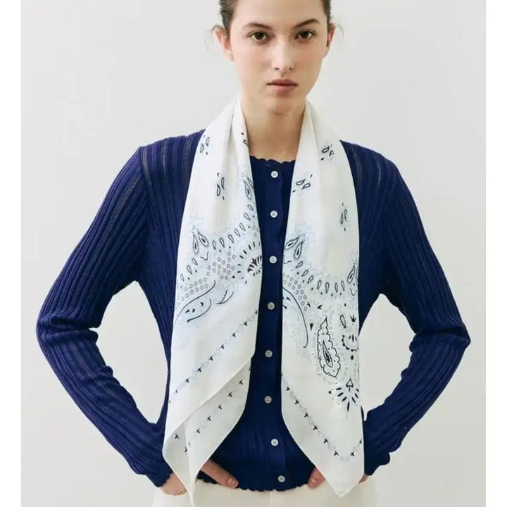 [BUNJANG] Barneys New York Studded Silk Scarf / 새상품 )바니스뉴욕 스터드 실크 스카프