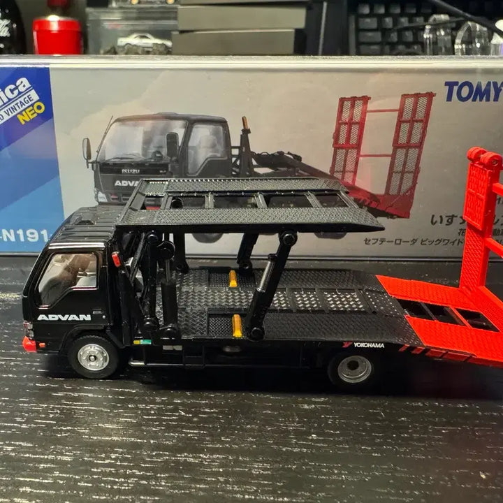[BUNJANG] Tomica Limited Vintage LV-N191b Isuzu Elf Advan / 토미카 리미티드 빈티지(토리빈) LV-N191b 이스즈 엘프 advan