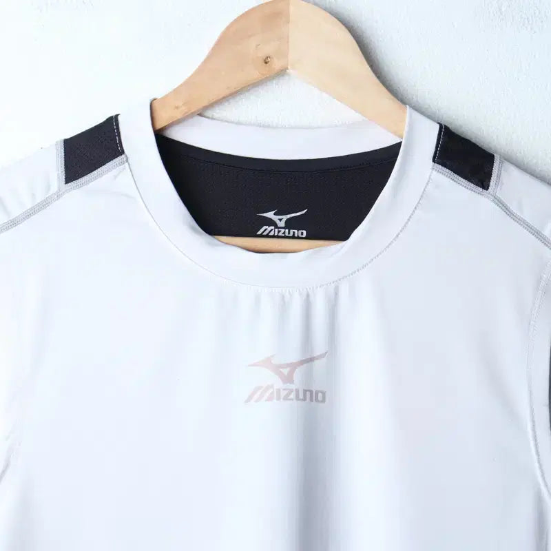 [BUNJANG] Mizuno Short Sleeve T-Shirt Athletic Running White / (M-L) 미즈노 반팔 티셔츠 민소매 기능성 런닝 화이트-1867D