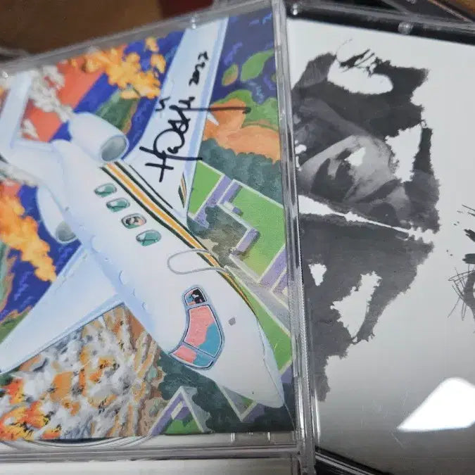 [BUNJANG] Hwa Ji Autographed CD Bundle / 화지 합본 (zissou 사인반, eat) 시디 판매합니다