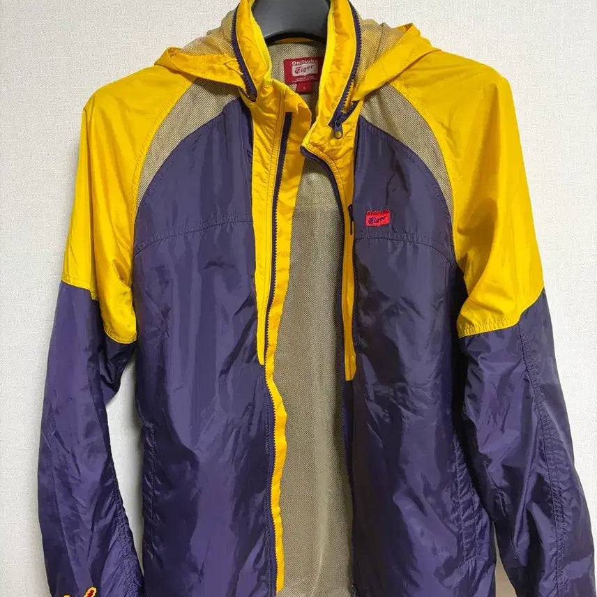 [BUNJANG] Onitsuka Tiger Windbreaker Jacket / 오나츠카 타이거 바람막이 점퍼