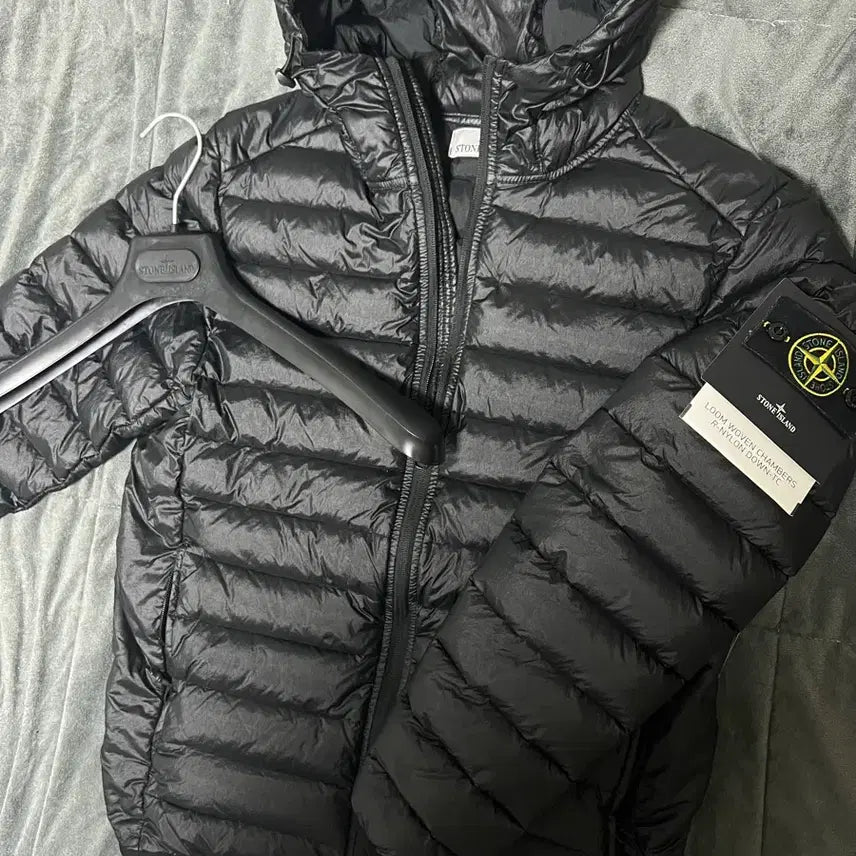 [BUNJANG] Stone Island 24FW Room Woven Lightweight Down Jacket Black M / [m] 24fw 스톤아일랜드 룸우븐 경량패딩 블랙
