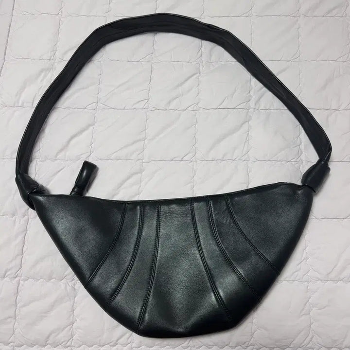 [BUNJANG] Leather Crossbody Bag / 가죽 크로스백