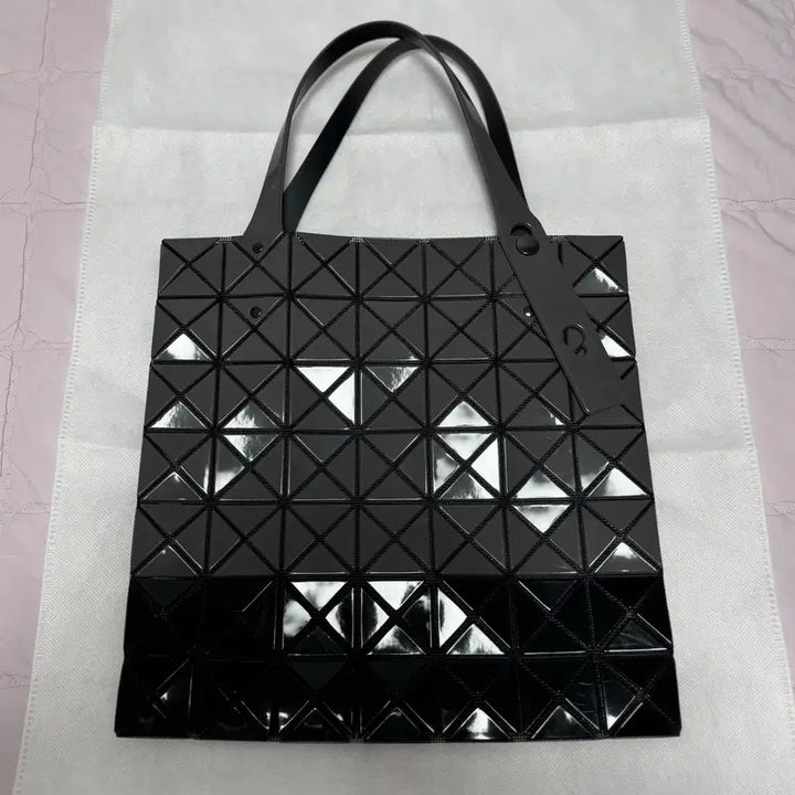 [SOLD OUT] 바오바오 프리즘 토트백