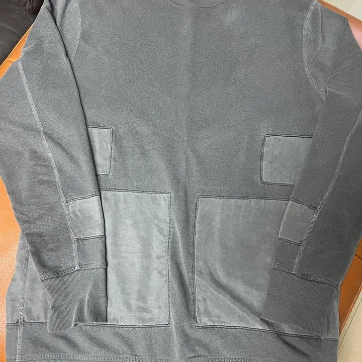 [BUNJANG] John Elliott Patch Sweatshirt / 존 엘리엇 패치 맨투맨