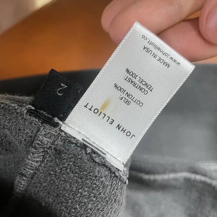 [BUNJANG] John Elliott Patch Sweatshirt / 존 엘리엇 패치 맨투맨