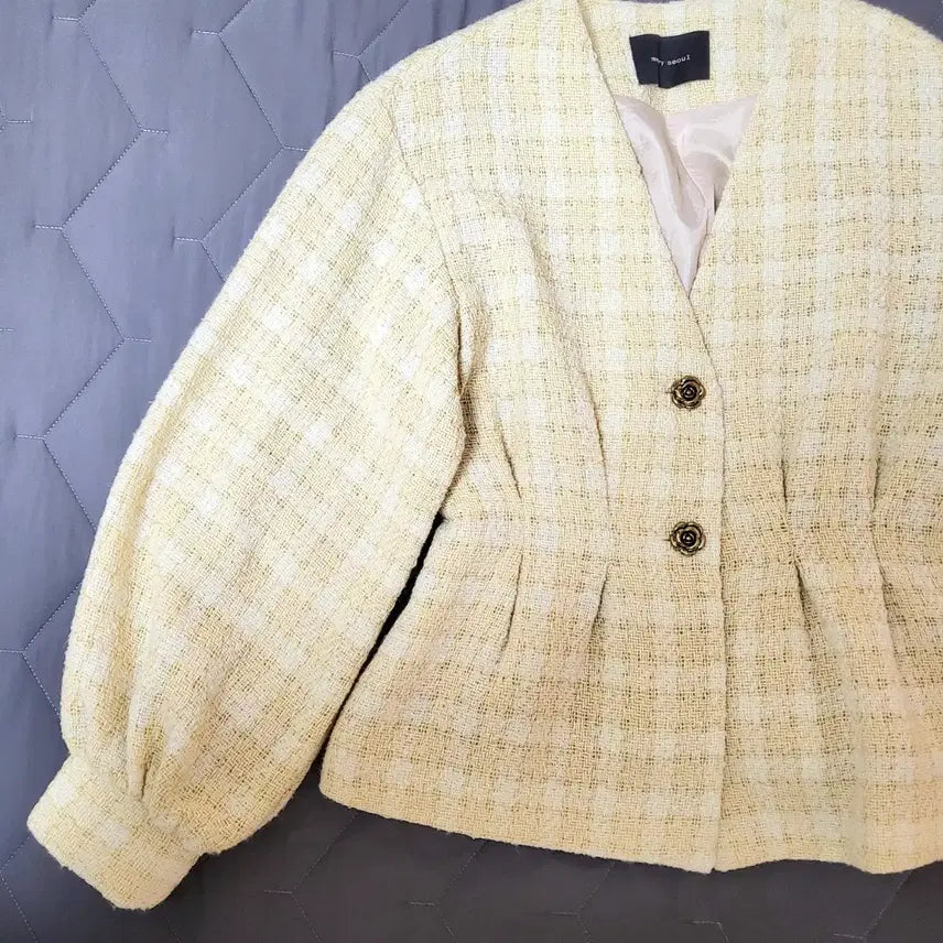 [BUNJANG] Tweed Jacket with Puff Sleeves and Rose Buttons / 트위드자켓 / 새상품