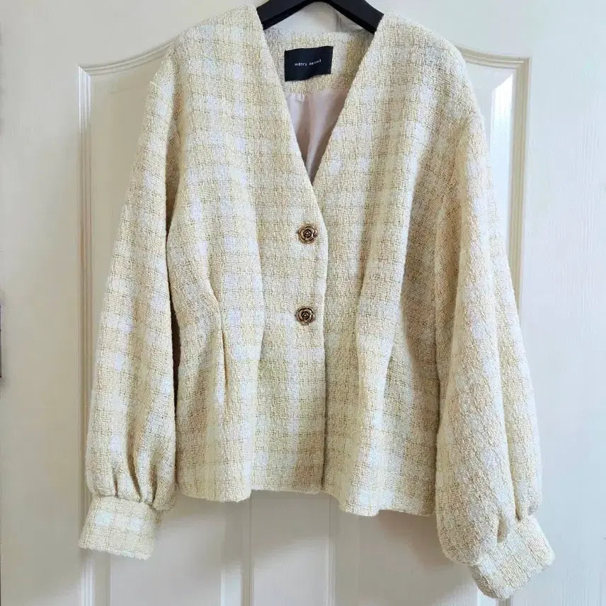 [BUNJANG] Tweed Jacket with Puff Sleeves and Rose Buttons / 트위드자켓 / 새상품