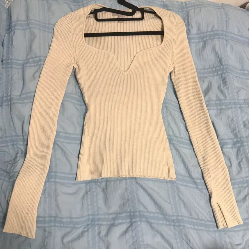 [BUNJANG] H&amp;M Ribbed Slim Fit Knit Beige XS / H&amp;M 골지 슬림핏 니트 / 베이지 / XS