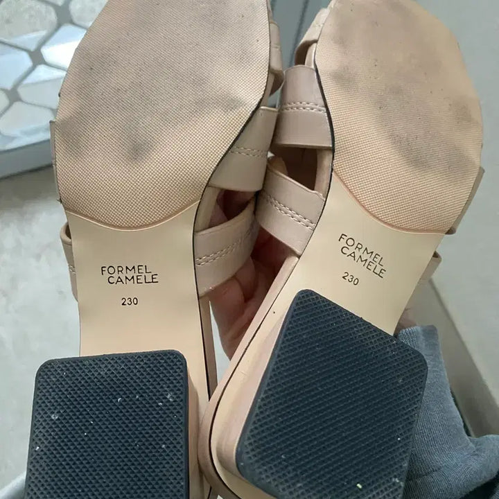 [BUNJANG] Formel C et Moi Beige Slippers / 포멜카멜레 베이지 슬리퍼