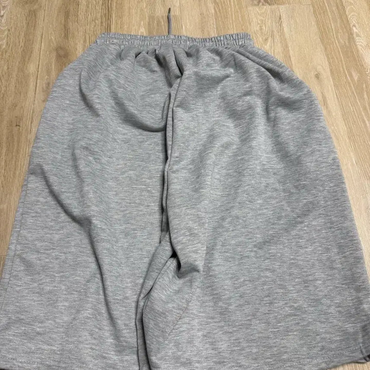 [BUNJANG] Gray Cotton Bermuda Shorts / 회색 버뮤다