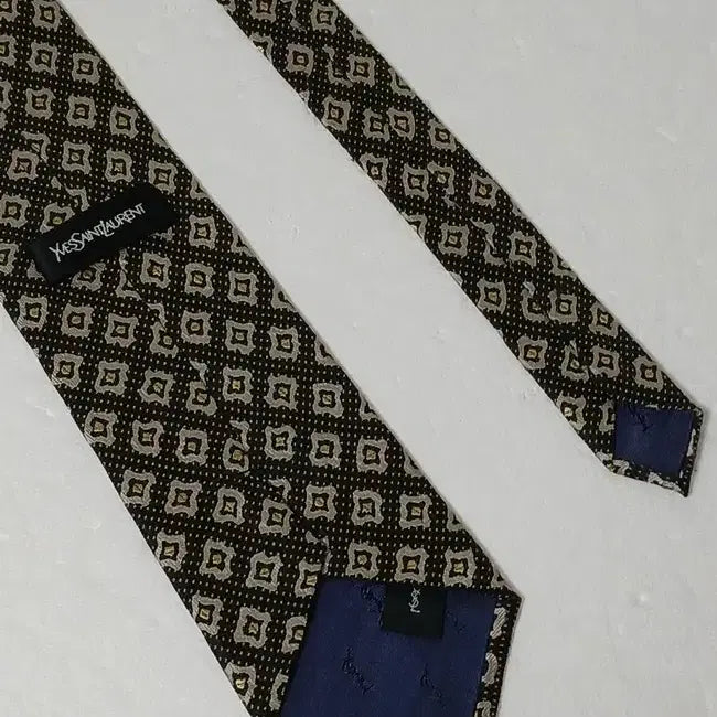 [BUNJANG] Yves Saint Laurent Silk Necktie / 입생로랑 넥타이