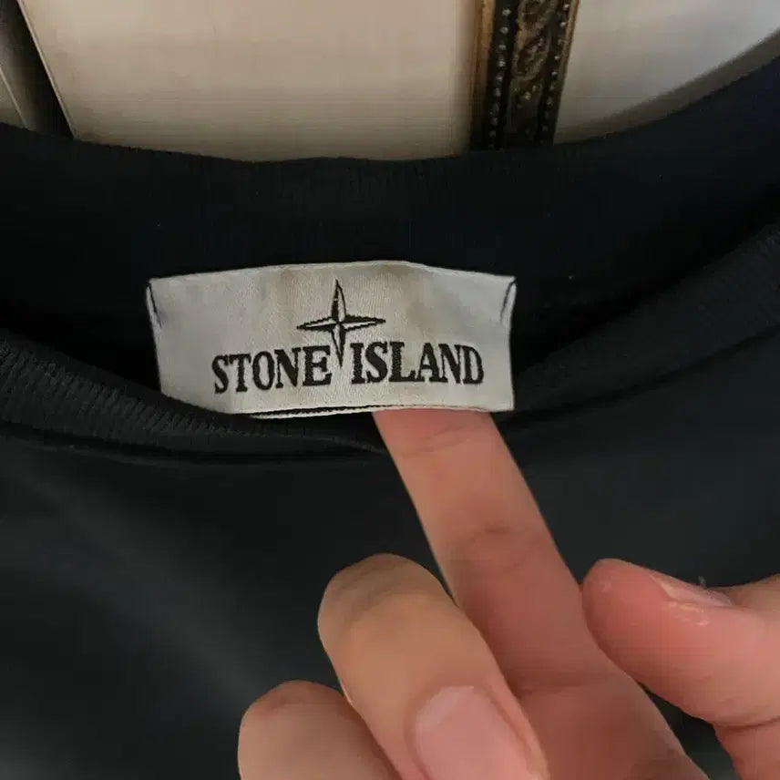 [SOLD OUT] [M] 스톤아일랜드 네이비 맨투맨