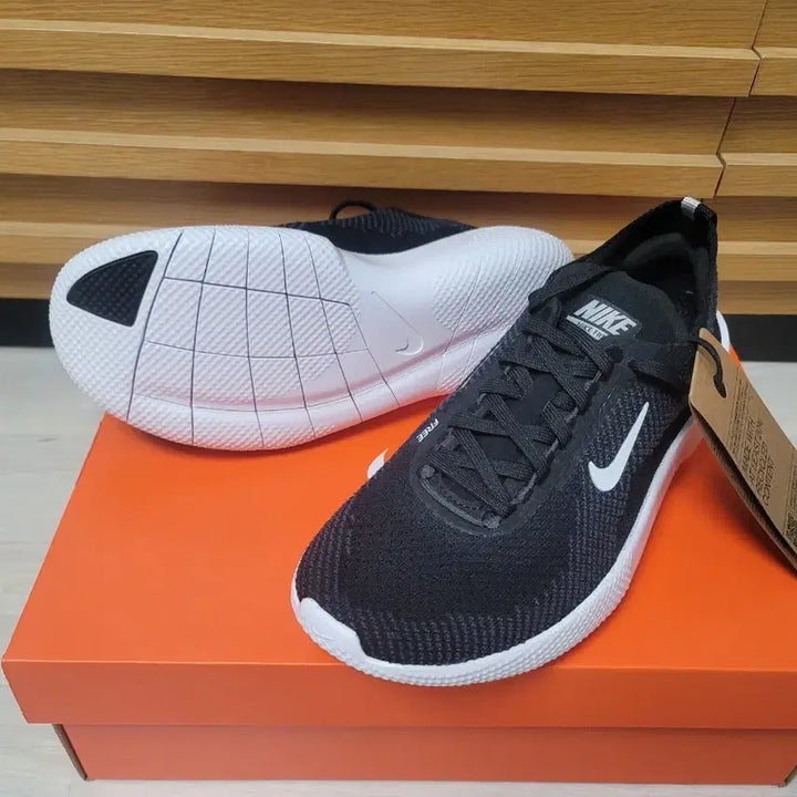 [BUNJANG] Nike Free Run Black Sneakers (240mm) / 나이키 프리 런 블랙 운동화 240 새제품
