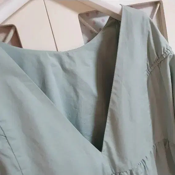 [BUNJANG] Zara Mint V-Neck Ruffle Blouse / 자라 블라우스/66