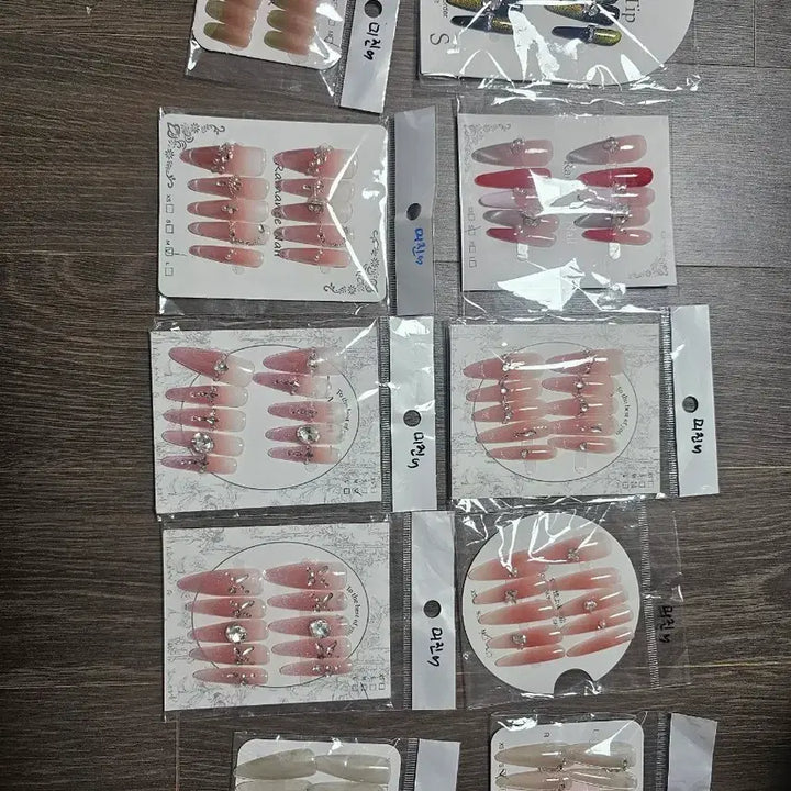 [BUNJANG] Nail Tips Set (S-M) - Various Designs with Glitter &amp; Charms / 네일팁 일괄판매 s~m 쿨거부탁두려용