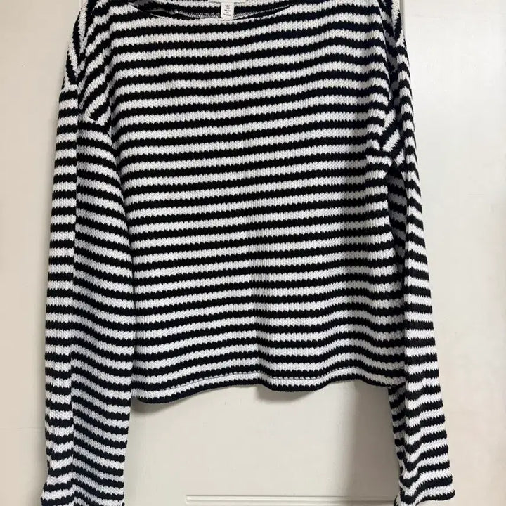 [BUNJANG] H&amp;M Striped Knit Sweater / H&amp;M 스트라이프 니트 S