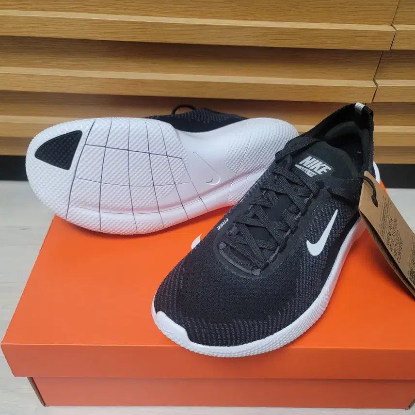 [BUNJANG] Nike Free Run Black Sneakers - Size 245 / 나이키 프리 런 블랙 운동화 245 새제품