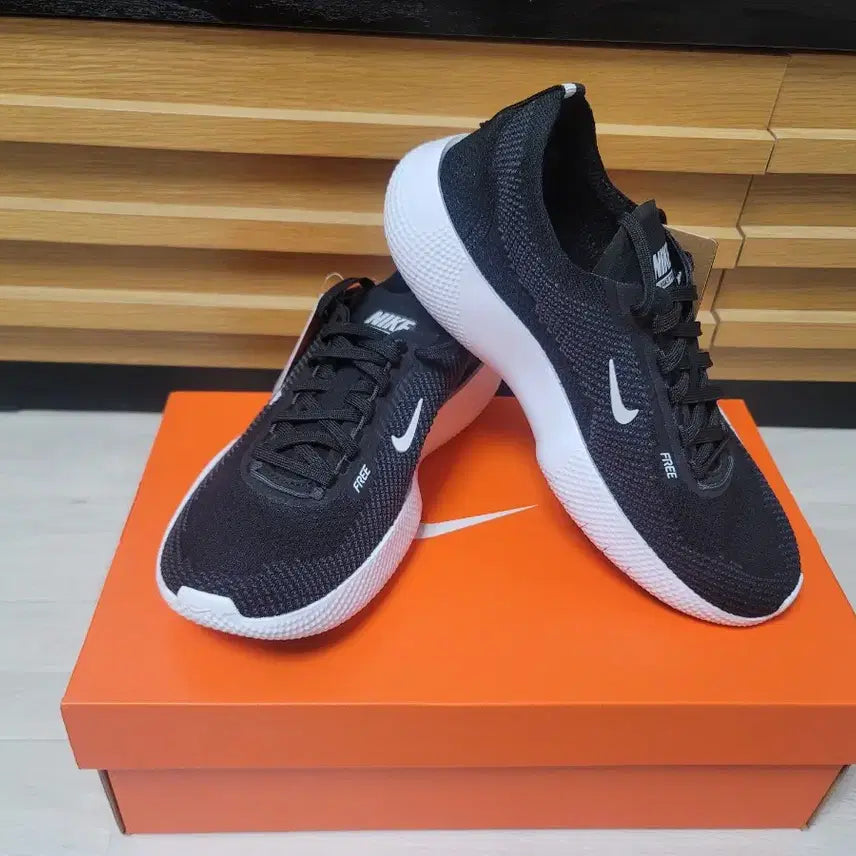 [BUNJANG] Nike Free Run Black Sneakers - Size 245 / 나이키 프리 런 블랙 운동화 245 새제품