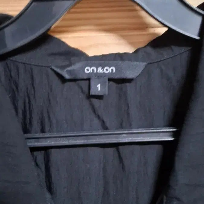 [BUNJANG] ON&amp;ON Black Blouse / 온앤온 블라우스