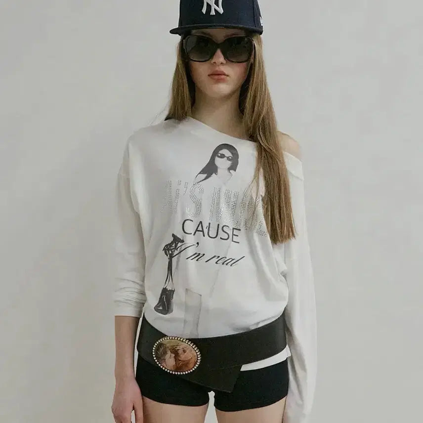 [BUNJANG] Sculptor Off-Shoulder T-Shirt White / 스컬프터 오프숄더 티 (카시코마뗑킴미스치프오호스애즈온스컬프터오도어