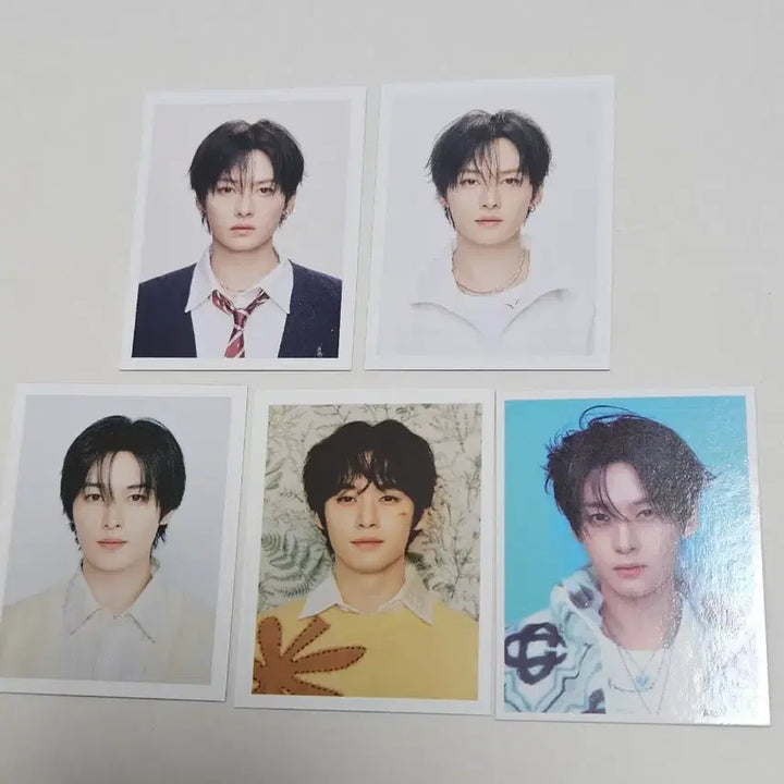 [BUNJANG] Stray Kids Lee Know Proof Photos Bundle Set / 스키즈 리노 증명사진 5장