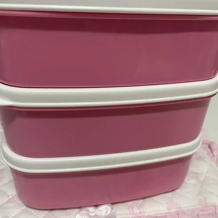 [BUNJANG] Classic Strawberry Kitty Lunch Box / 고전 딸기 키티 도시락통