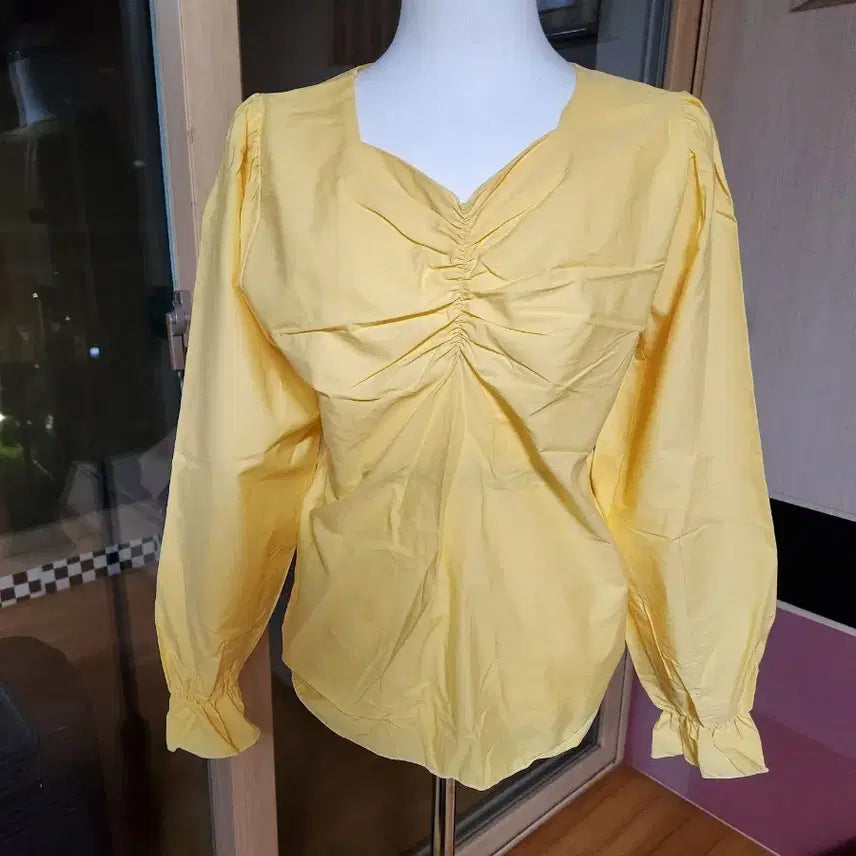 [BUNJANG] Yellow Shirring Long Sleeve Blouse / 옐로우 셔링 블라우스 긴팔