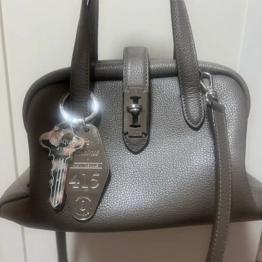 [BUNJANG] Vunque Tock Bag Small Gray + Keyring / 분크 토크백 스몰 가방 그레이 +키링 (배송비포함)