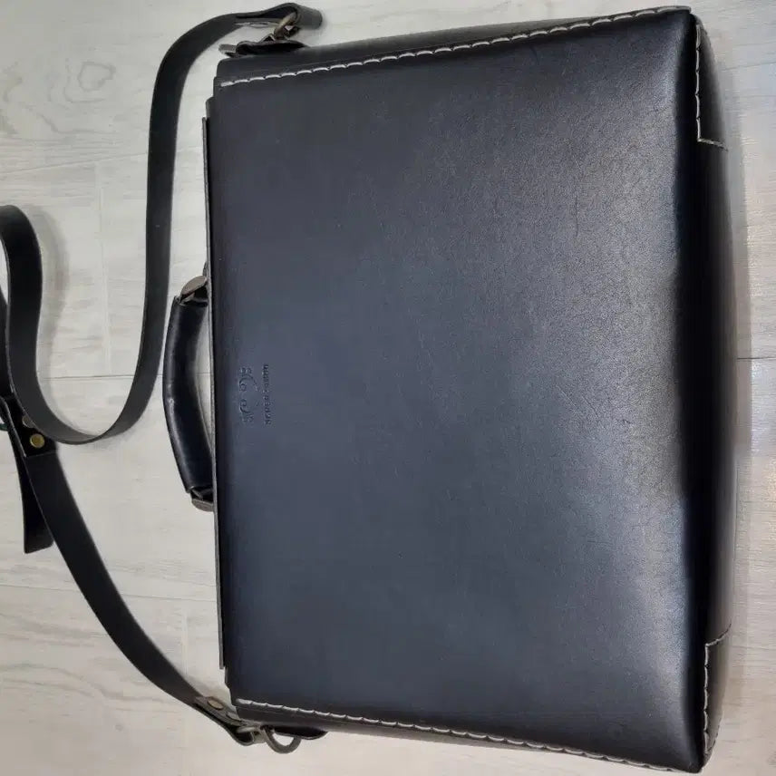 [BUNJANG] Genuine Leather Briefcase Tote &amp; Cross Bag Black / 통가죽 브리프케이스 블랙 토드앤크로스