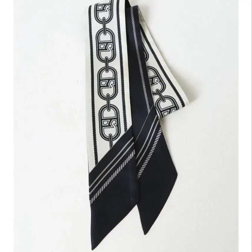 [BUNJANG] Hazzys Scarf Navy/Ivory (Unworn) / 백화점 정품 (미착용) Hazzys 스카프 네이비/아이보리