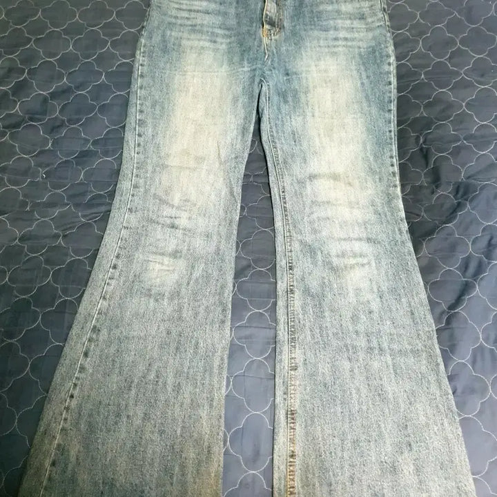 [BUNJANG] Trendy Apparel Long Version Bootcut Washed Denim Pants (Medium Blue, L) / 트렌디 어패럴 롱버전 부츠컷 워싱 데님팬츠 미들블루 (L)