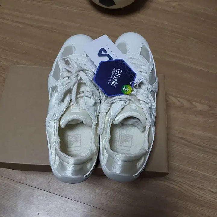 [BUNJANG] FILA White Sneakers Size 240 / 휠라 FILA 흰색 스니커즈 새상품