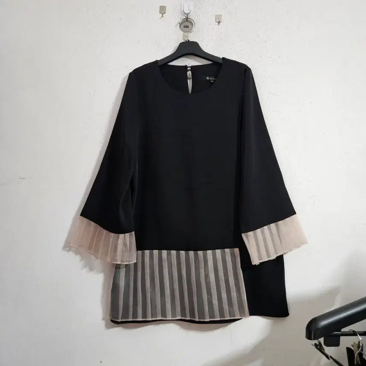 [BUNJANG] Black Chiffon Blouse Size 77 / 블랙 시폰 블라우스 77사이즈