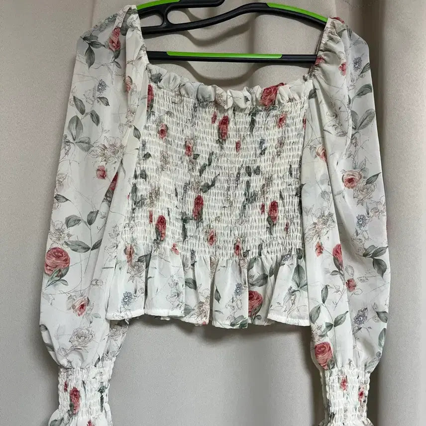 [BUNJANG] Floral Pattern Square Neck Shirred Blouse / 플라워 패턴 스퀘어넥 셔링 블라우스