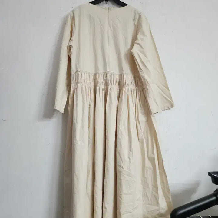 [BUNJANG] Ivory Shirring Long Dress / 아이보리 롱 원피스 셔링 디자인