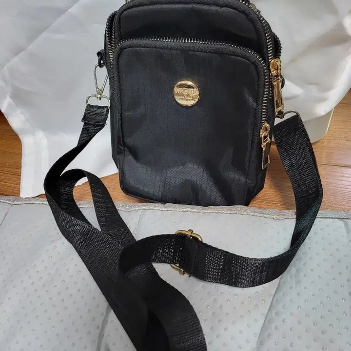 [BUNJANG] Black Crossbody Bag / 크로스백입니다