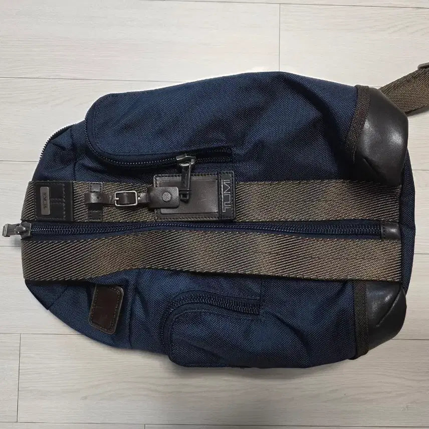 [BUNJANG] Tumi Alpha Bravo Sling Bag / TUMI 투미 알파브라보 슬링백