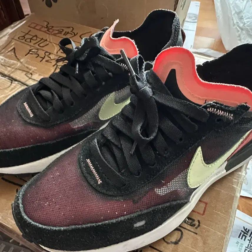 [SOLD OUT] 나이키 230mm 와플1 페가수스28 스트럭처17