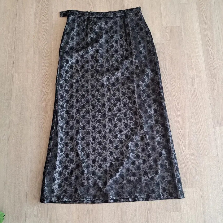 [BUNJANG] Black Flower Pattern Long Skirt / 블랙 플라워 패턴 롱 스커트사이즈 66