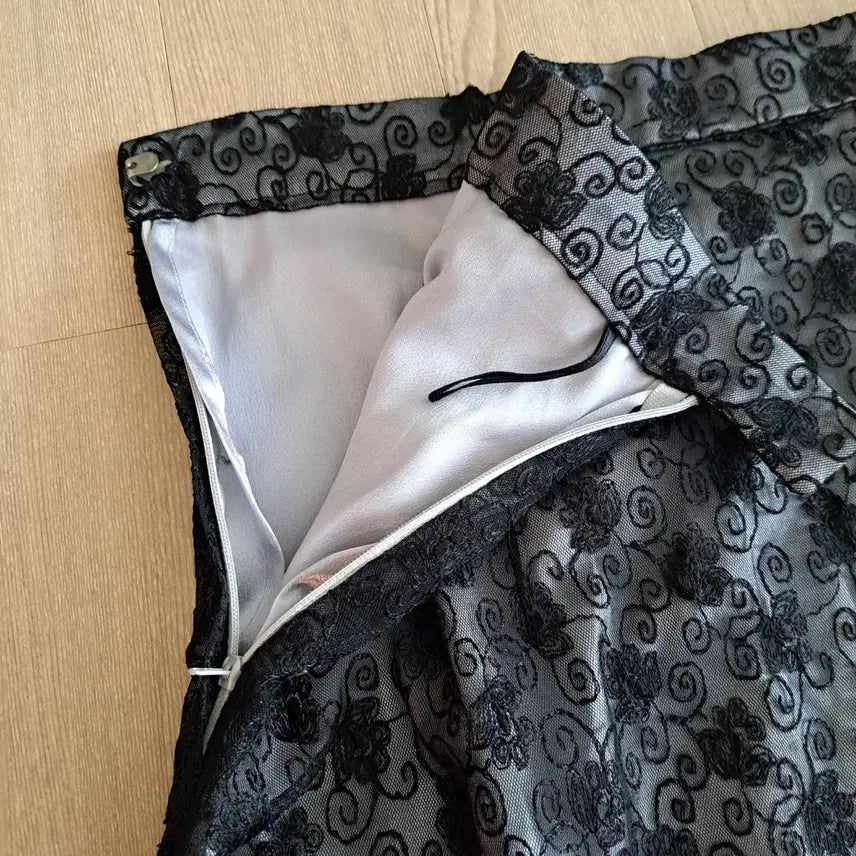 [BUNJANG] Black Flower Pattern Long Skirt / 블랙 플라워 패턴 롱 스커트사이즈 66