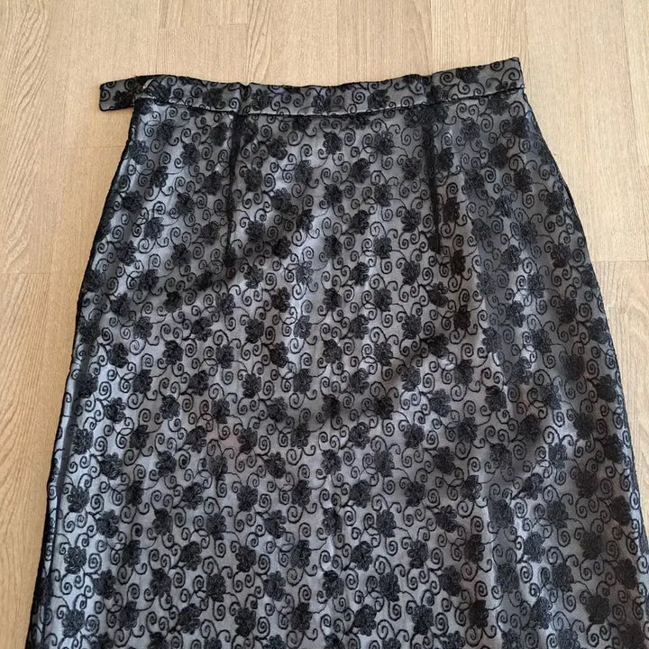 [BUNJANG] Black Flower Pattern Long Skirt / 블랙 플라워 패턴 롱 스커트사이즈 66