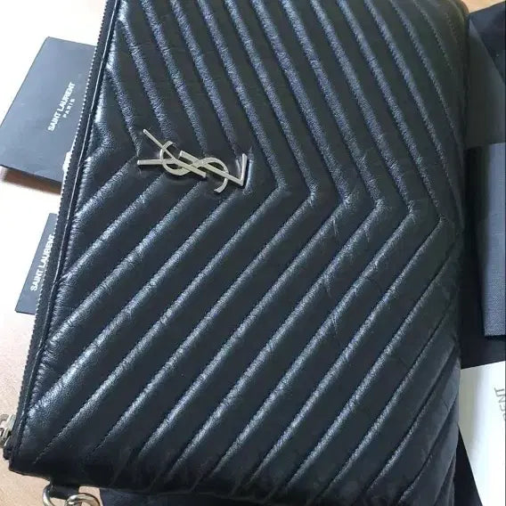 [BUNJANG] Yves Saint Laurent New Medium Silver Chain Clutch Bag / 입생로랑 뉴미듐 은장 클러치/클러치백 정품S급(영수증O)