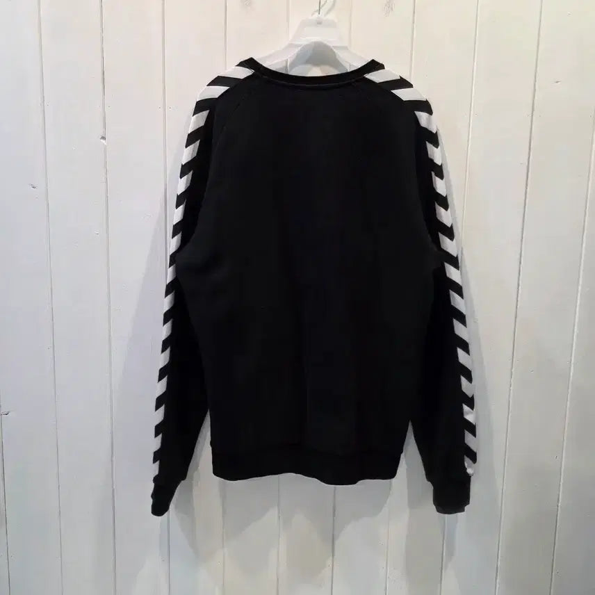 [BUNJANG] Hummel Black Crewneck Sweatshirt (2XL) / Hummel [험멜] 맨투맨