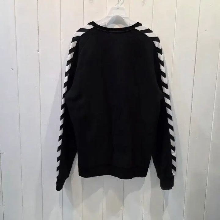 [BUNJANG] Hummel Black Crewneck Sweatshirt (2XL) / Hummel [험멜] 맨투맨