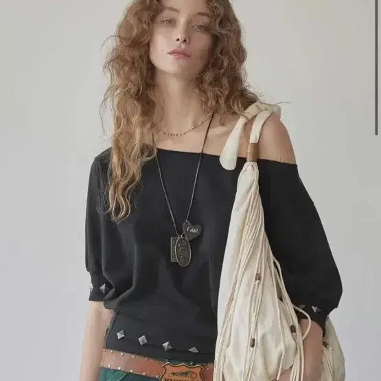 [BUNJANG] Sculptor Stud Off-Shoulder Top / 스컬프터 스터드 오프숄더 탑