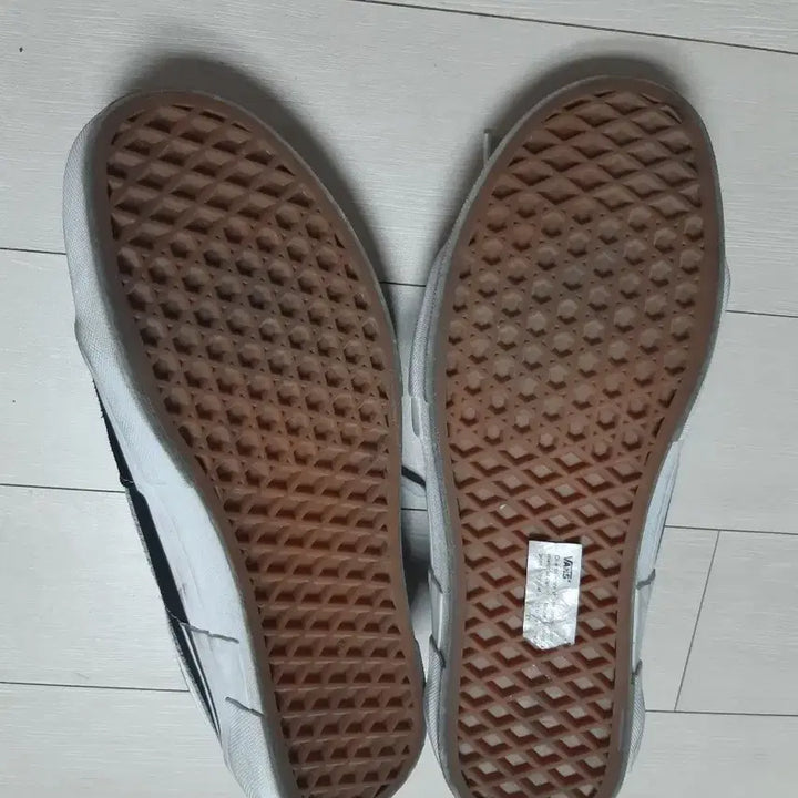 [BUNJANG] Vans SK8-Low Black Sneakers / 반스 SK8-Low 블랙 스니커즈245